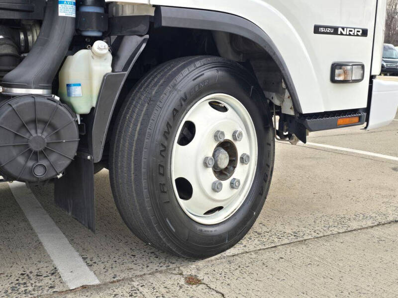 2022 Isuzu NRR