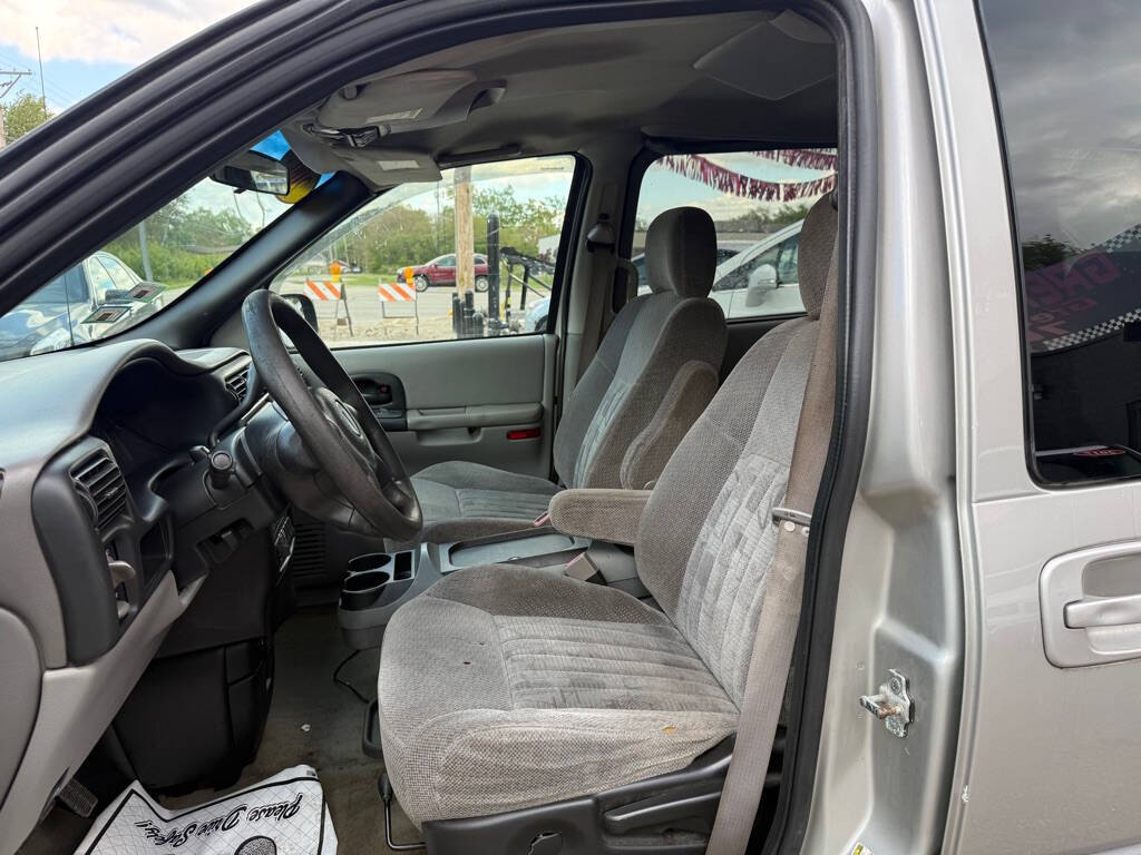 View vehicle photo 5