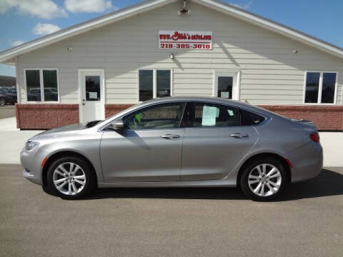 2016 Chrysler 200 for sale at GIBB'S 10 SALES LLC in New York Mills MN