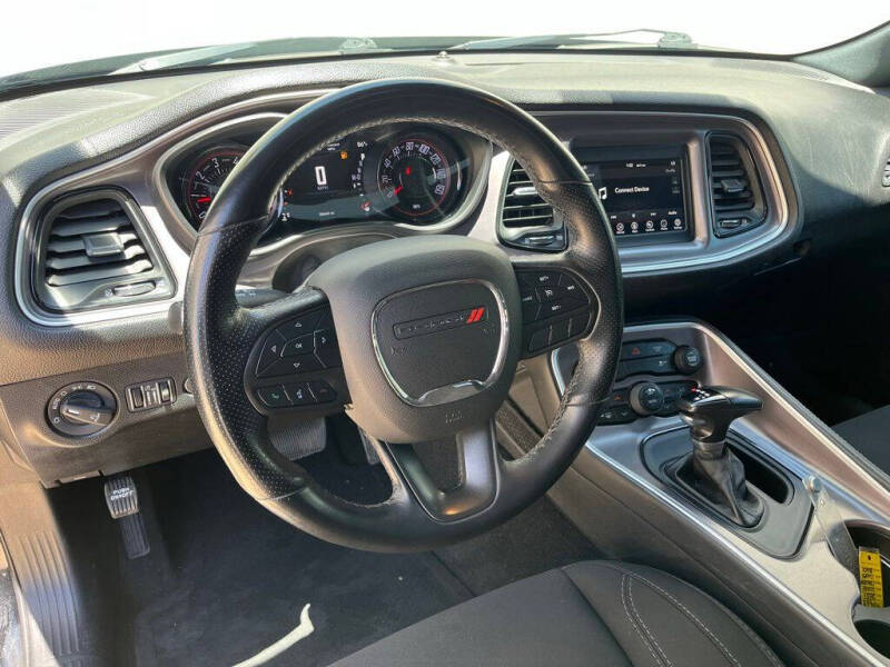 2021 Dodge Challenger SXT