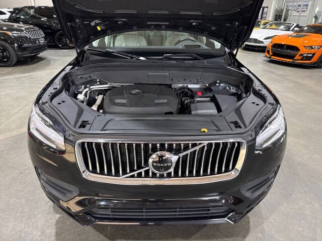 2022 Volvo XC90 T5 Momentum