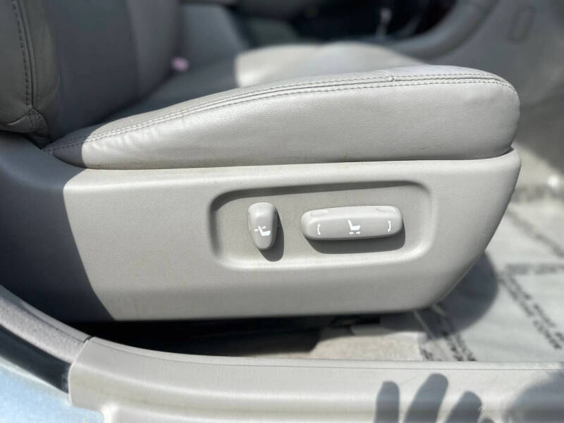 2004 Lexus ES 330