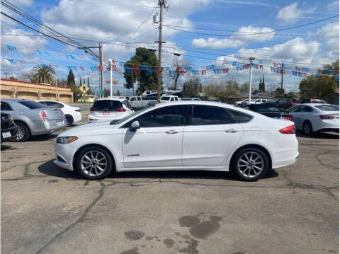 2017 Ford Fusion Hybrid for sale at Dealers Choice Inc in Farmersville CA