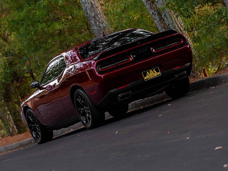 2018 Dodge Challenger SXT Plus