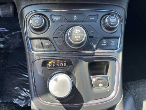 2016 Chrysler 200 S