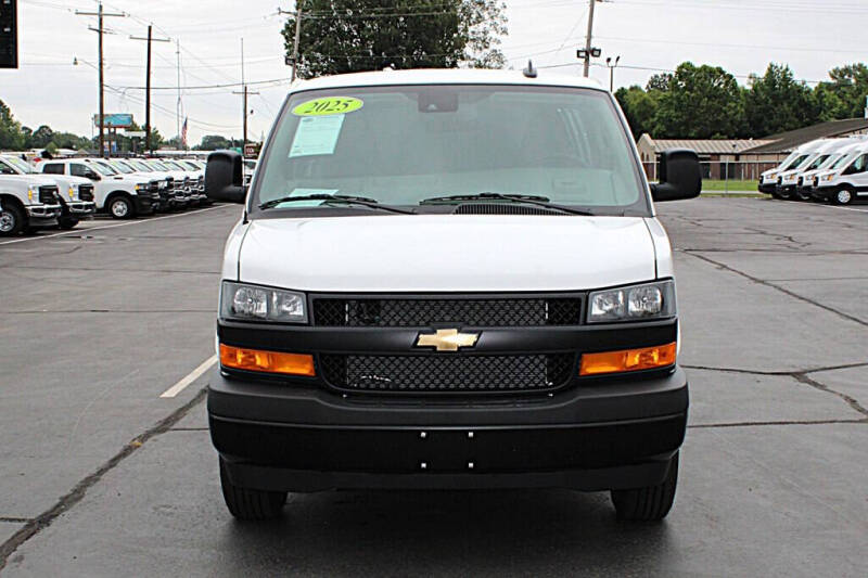 2025 Chevrolet Express 3500