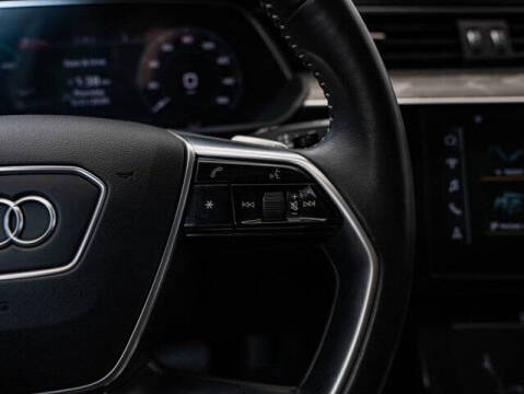 2021 Audi e-tron quattro Premium