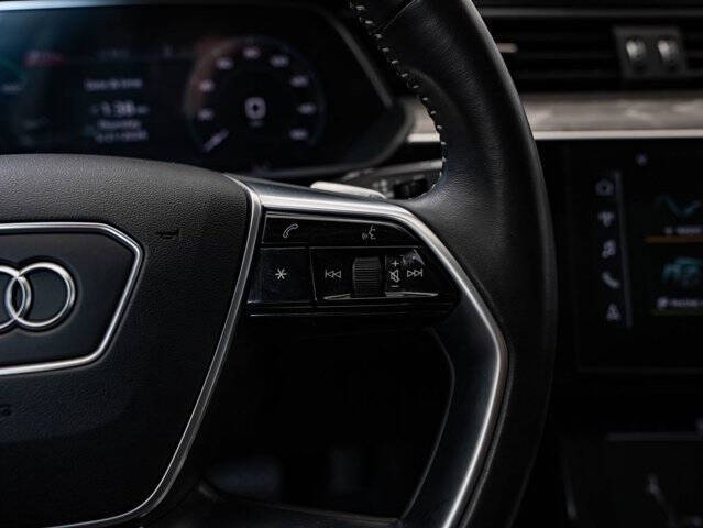 2021 Audi e-tron quattro Premium