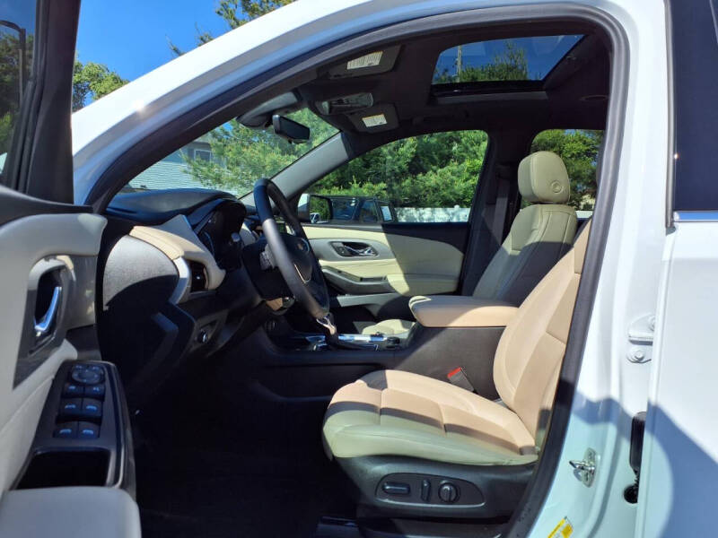 2023 Chevrolet Traverse LT Leather