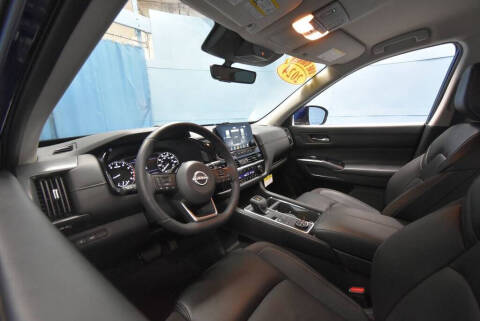 2024 Nissan Pathfinder SL