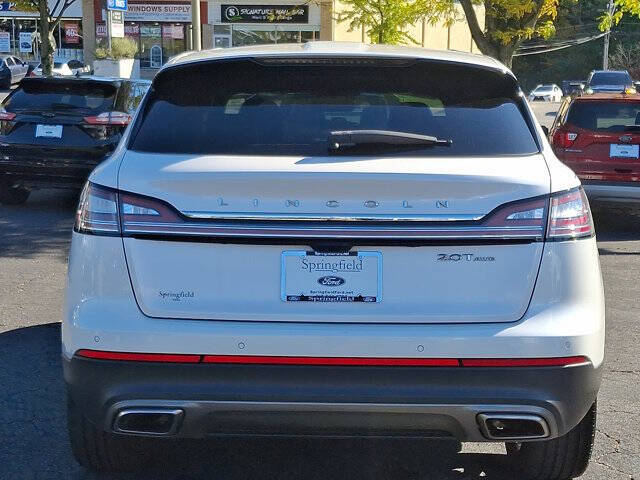 2019 Lincoln Nautilus Select