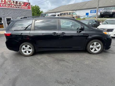 2016 Toyota Sienna LE 8-Passenger