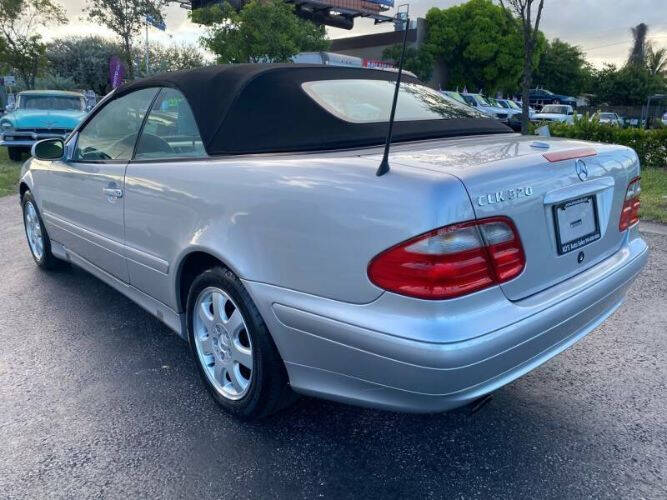 2000 Mercedes-Benz CLK320