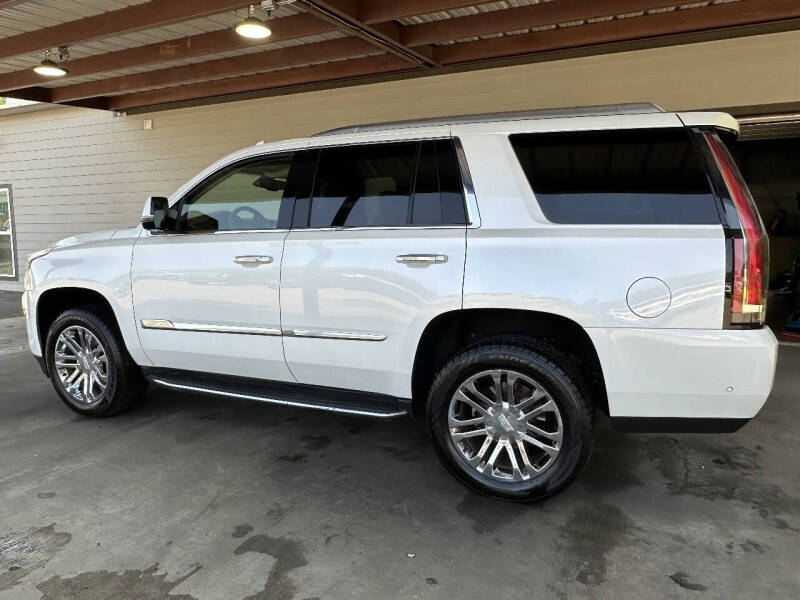 2017 Cadillac Escalade Standard
