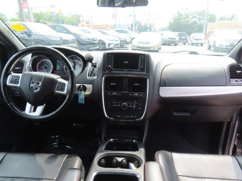 2016 Dodge Grand Caravan R/T