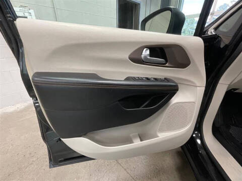 2017 Chrysler Pacifica LX
