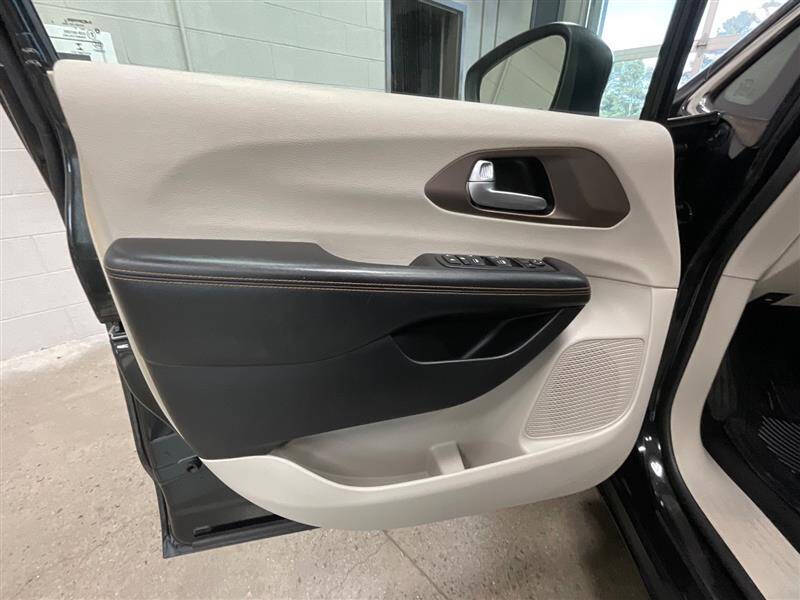 2017 Chrysler Pacifica LX
