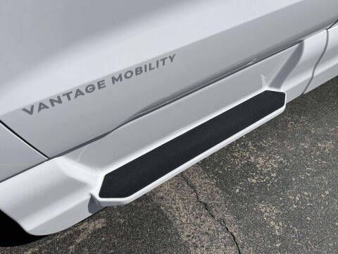 2025 Toyota Sienna LE 8-Passenger