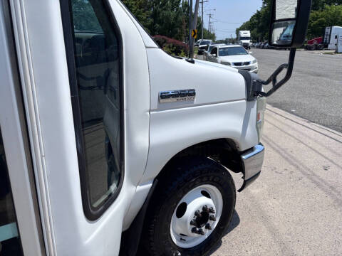 2011 Ford E-Series E-350 SD