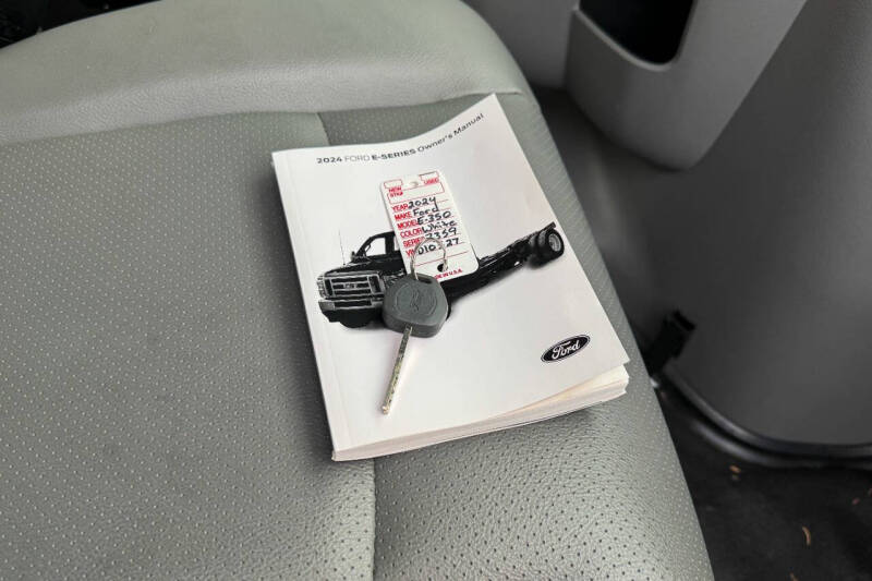 2024 Ford E-Series E-350 SD
