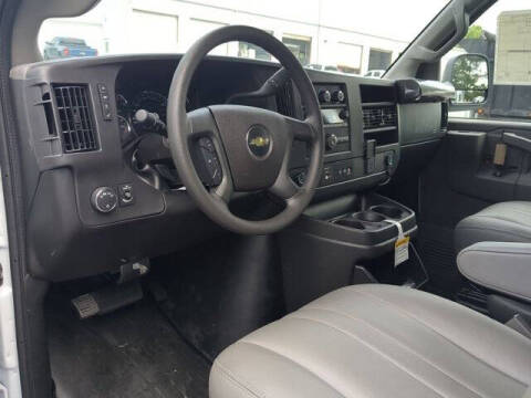 2025 Chevrolet Express 2500
