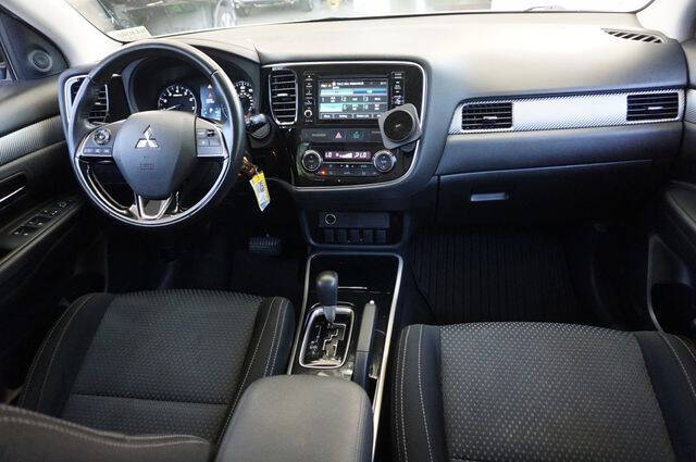 2017 Mitsubishi Outlander ES