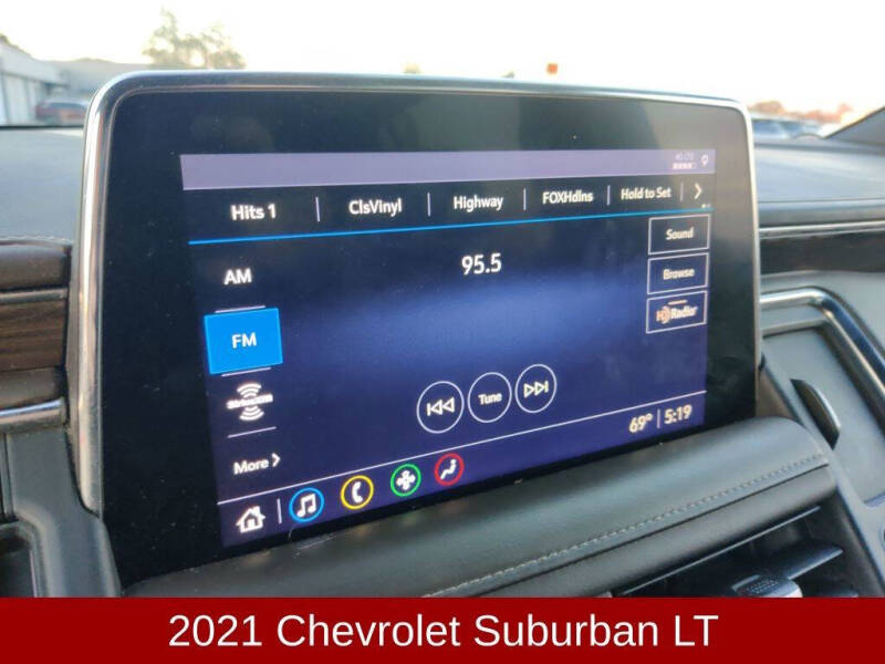 2021 Chevrolet Suburban LT