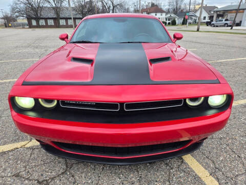 2016 Dodge Challenger SXT Plus