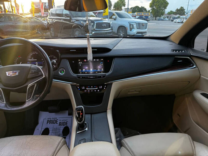 2018 Cadillac XT5 Premium Luxury