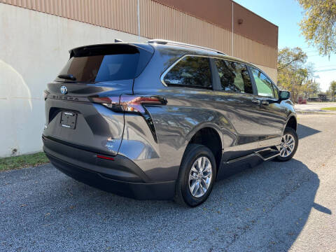 2025 Toyota Sienna XLE 7-Passenger