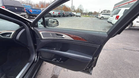 2017 Lincoln MKZ Select