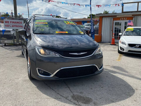 2017 Chrysler Pacifica Touring Plus