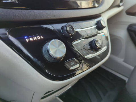 2021 Chrysler Voyager L