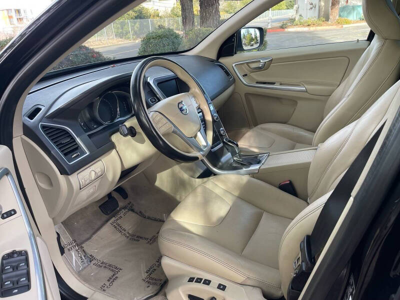 2016 Volvo XC60 T5 Premier