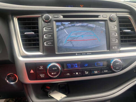 2018 Toyota Highlander SE