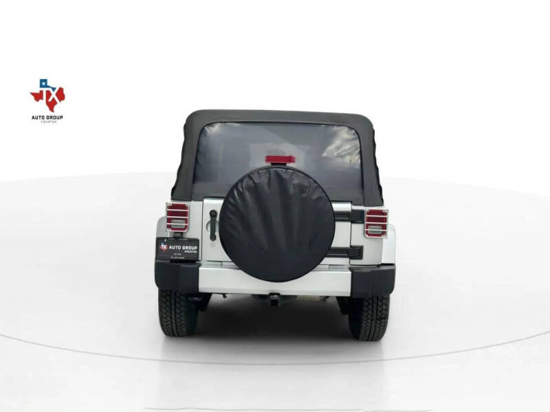 2011 Jeep Wrangler Unlimited Sahara