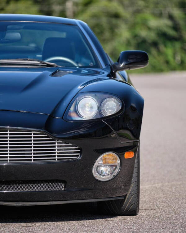 2003 Aston Martin V12 Vanquish