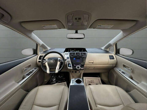 2013 Toyota Prius v Five