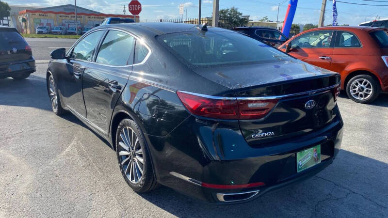 2017 Kia Cadenza Premium