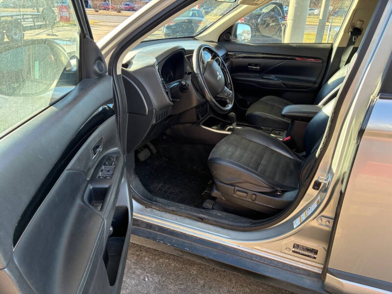 2019 Mitsubishi Outlander SE