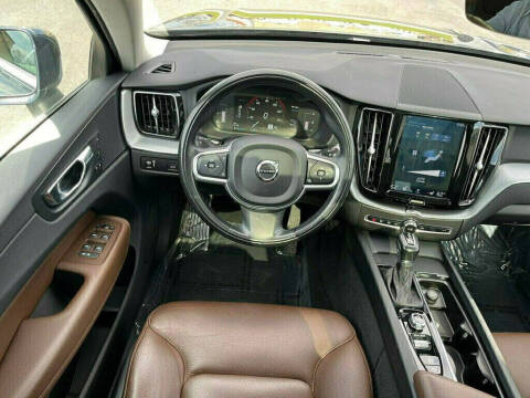 2018 Volvo XC60 T5 Momentum