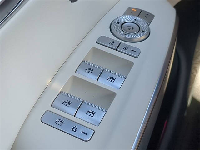 2023 Genesis Electrified GV70