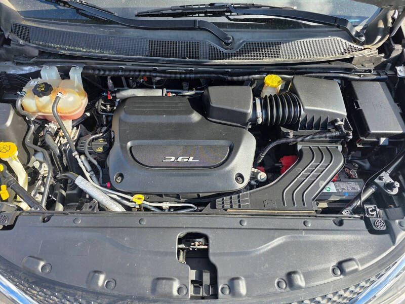 2017 Chrysler Pacifica Touring-L