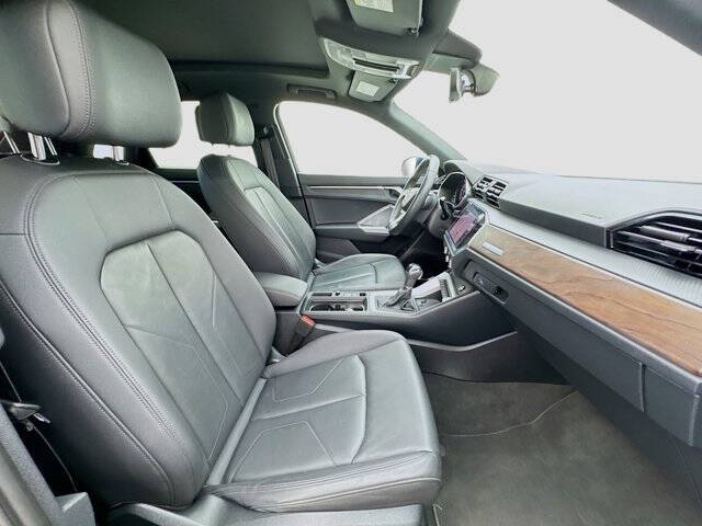 2021 Audi Q3 quattro Premium Plus 40 TFSI