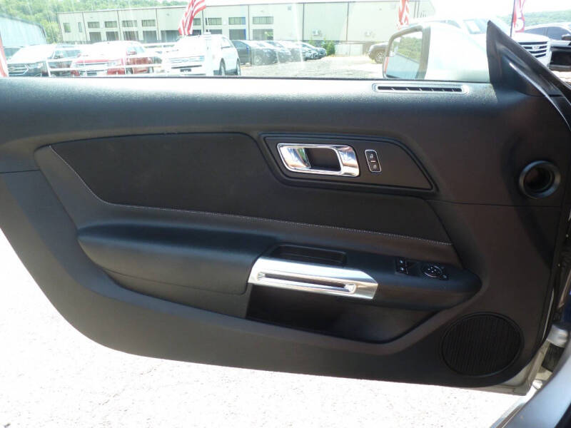 2016 Ford Mustang V6