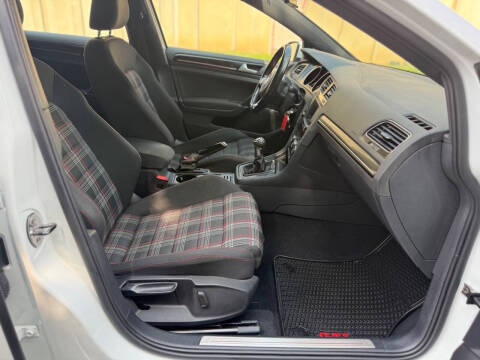 2017 Volkswagen Golf GTI S