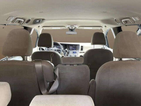 2019 Toyota Sienna LE 8-Passenger