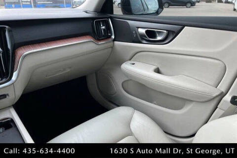 2022 Volvo S60 B5 Momentum