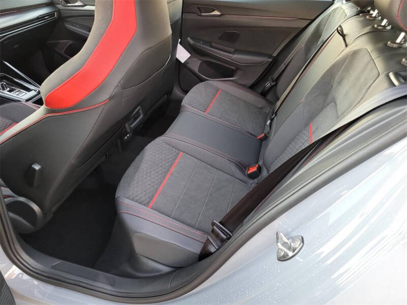 2026 Volkswagen Golf GTI SE