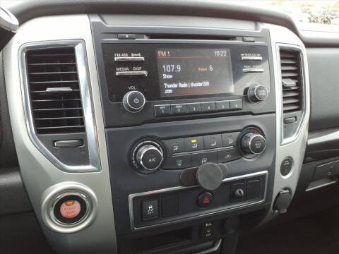 2017 Nissan Titan SV